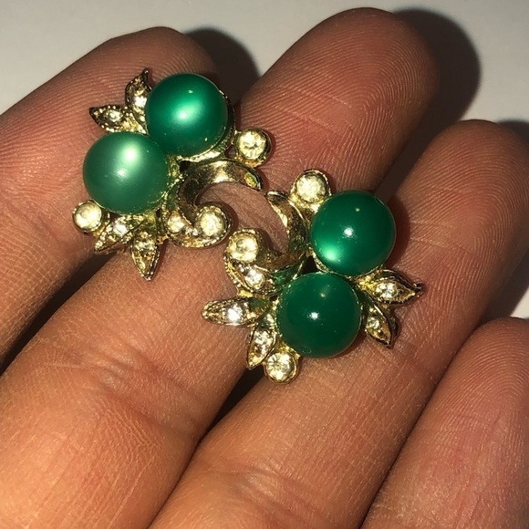 VTG Coro Green Lucite Gold Tone Screw Clip On Earrings .6” - Picture 3 of 7